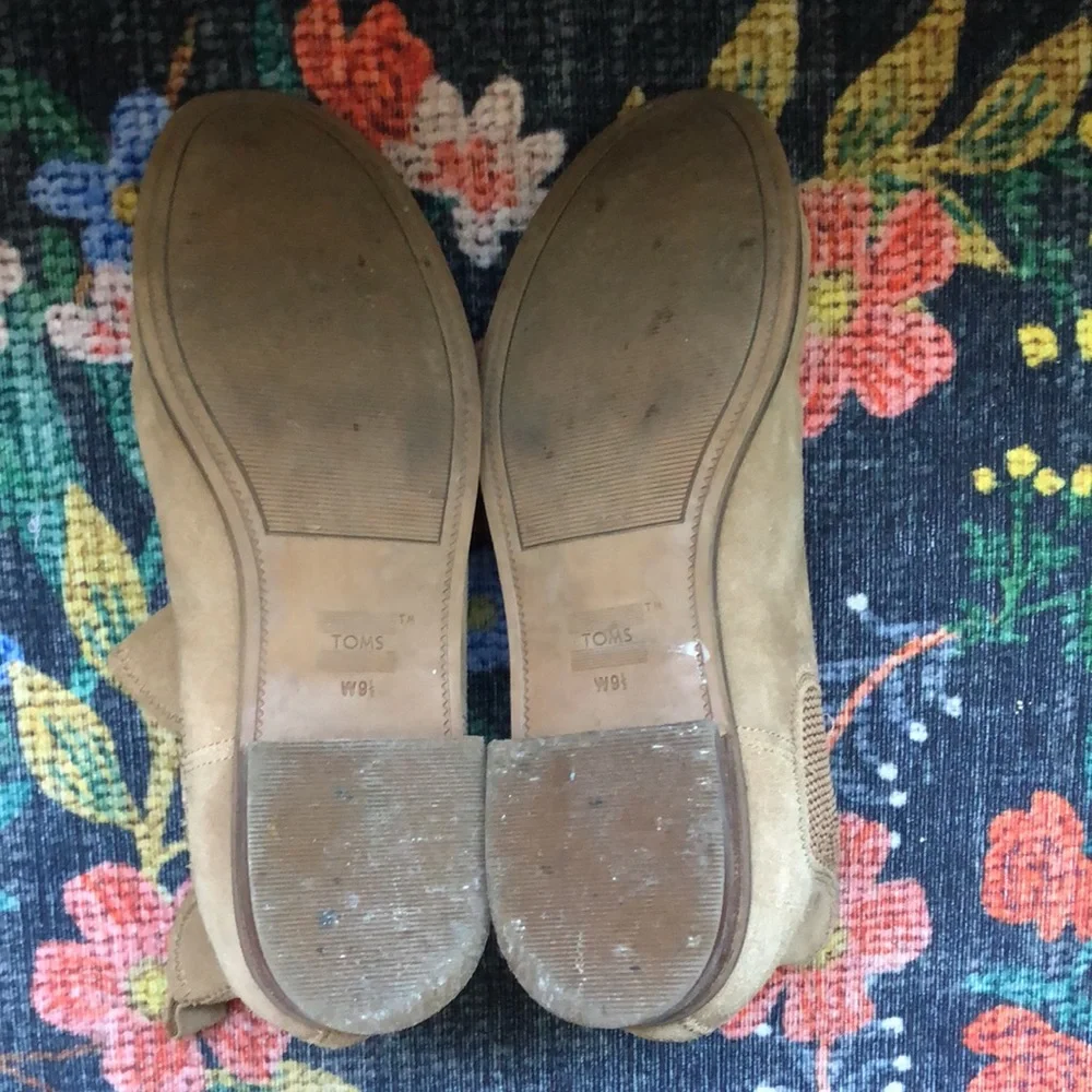 Toms Tan Suede Chelsea Boots, Size 9.5